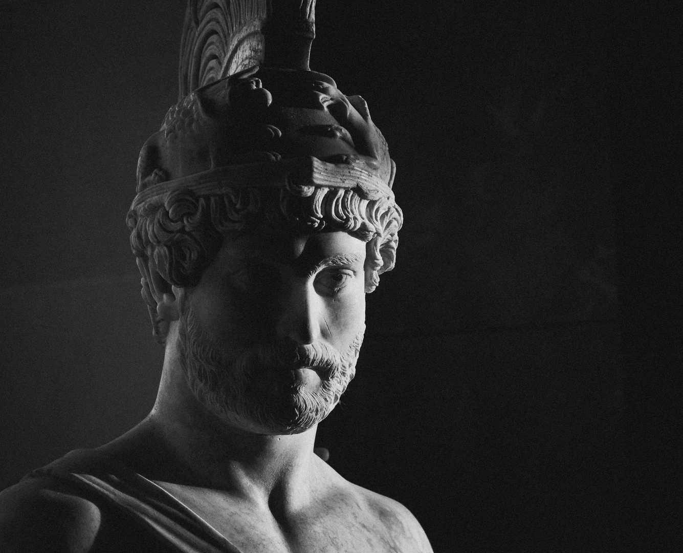 Empereur Hadrien (117-138 ap. J.-C.) marbre (Louvre)