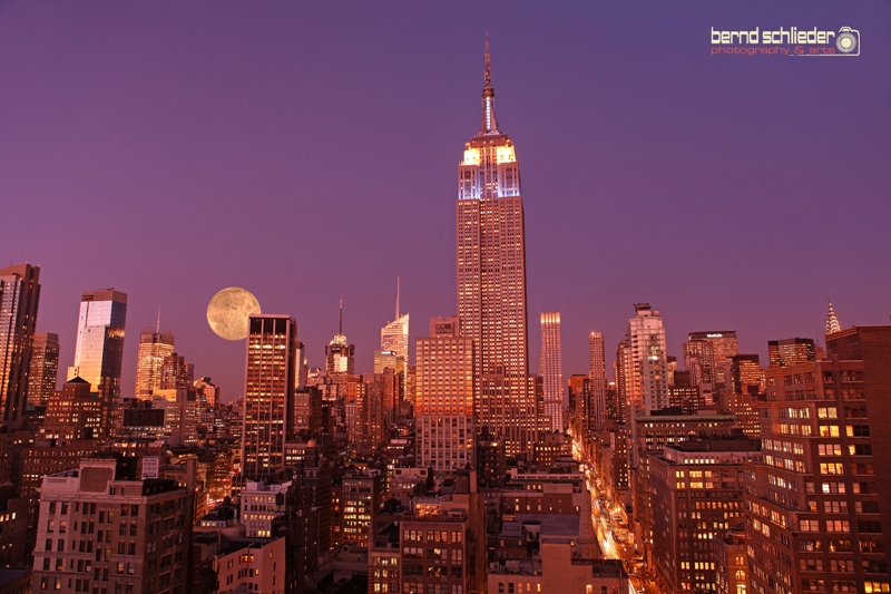 Empire State Building bei Vollmond