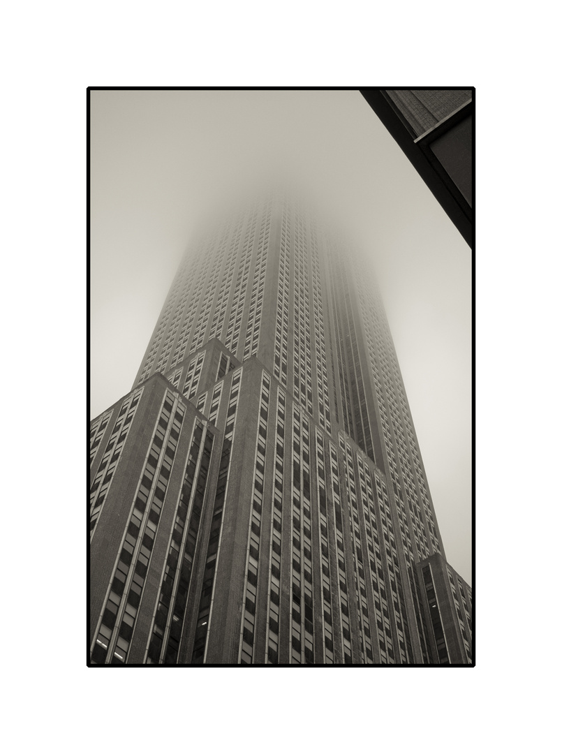 Empire State Building im Nebel