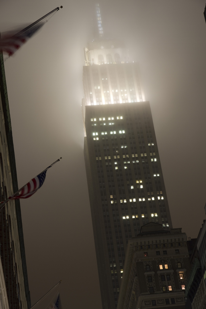 Empire State Building im Nebel II