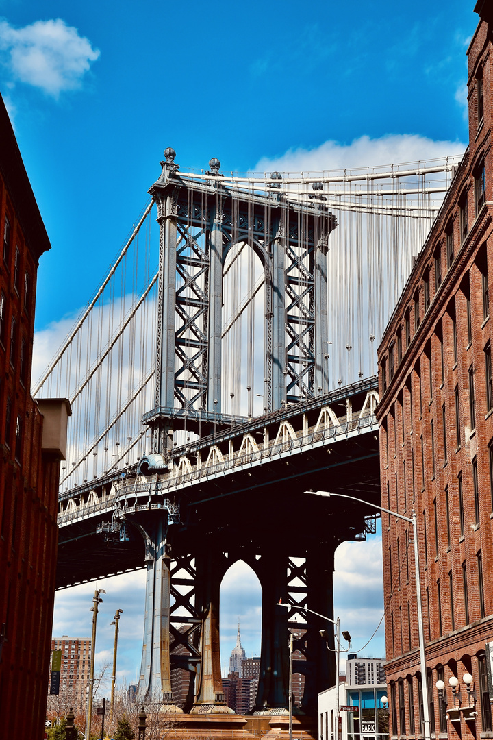 Empire State through Manhattan Bridge