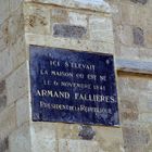 Emplacement de la maison Fallières à Mézin, accolée à l’église comme souvent à l’époque