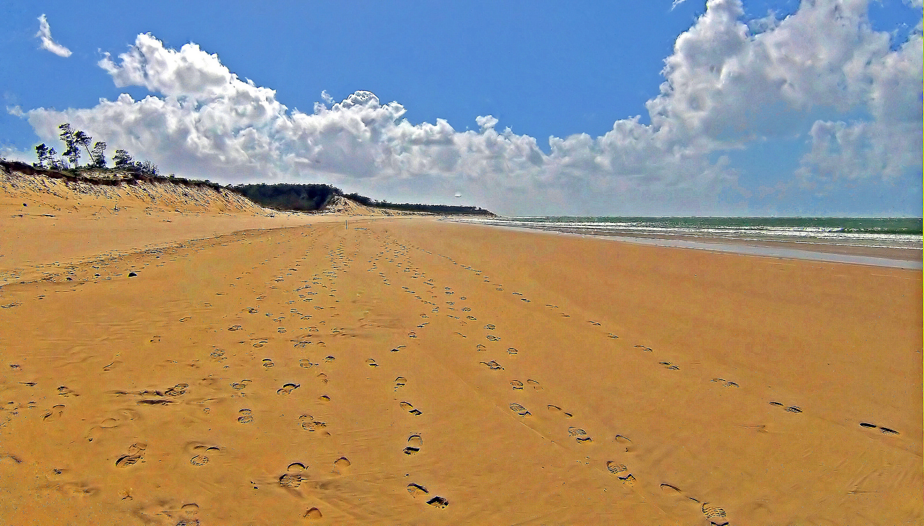 Empreintes sur la plage de l’Embellie -- Fußspuren am Strand von « L’Embellie »