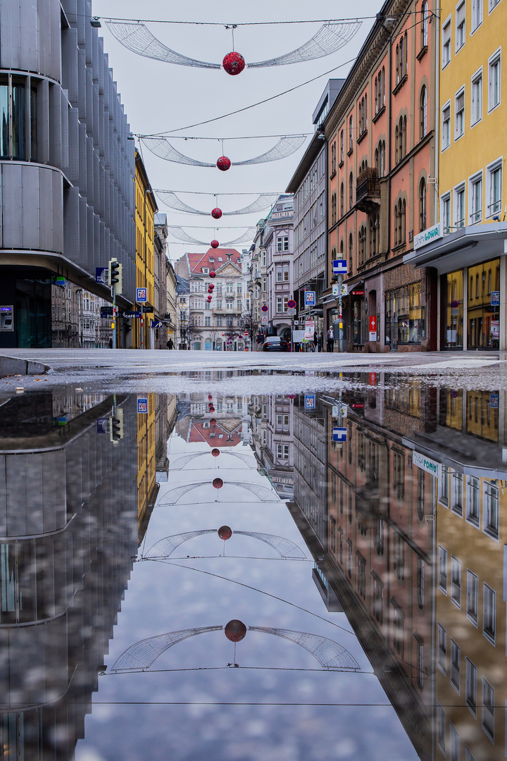 empty city street 