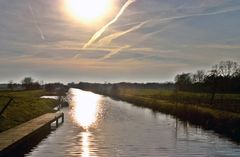 Ems-Jade Kanal bei Sonnenuntergang