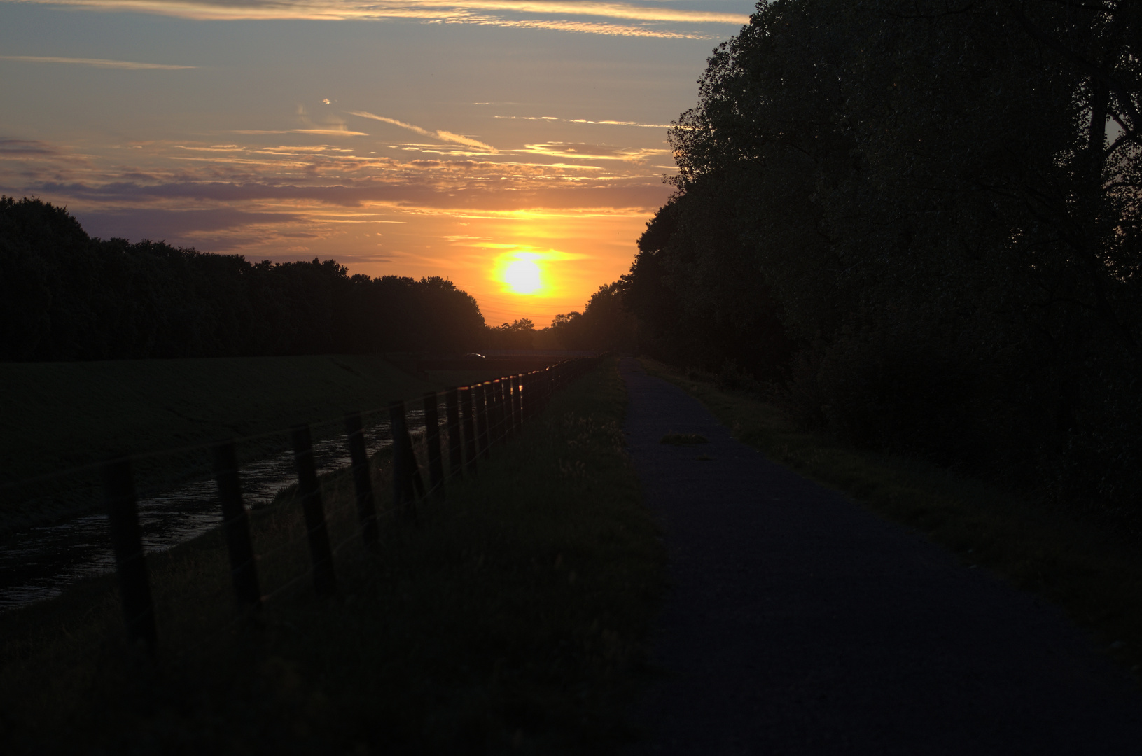 Emscher bei Sonnenuntergang