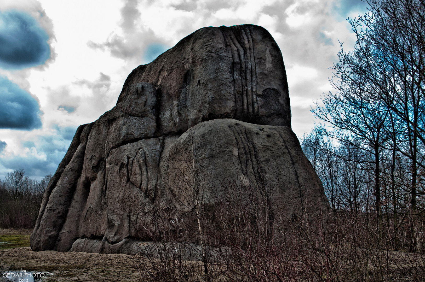 EMSCHERKUNST in Gelsenkircehn, künstlicher Berg (Pseudo HDR)