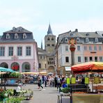 Emsiges Treiben Marktplatz Trier