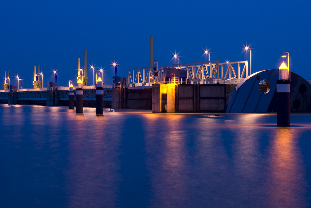 Emssperrwerk@blue hour