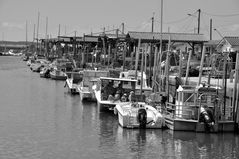 en attendant la marée ds le bassin, les bateaux a quai !