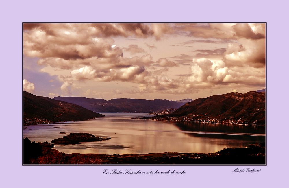 En Boka Kotorska se esta hasiendo de noche