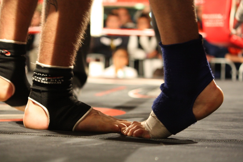 en boxe thaï, l' arme fatale, c'est le pied