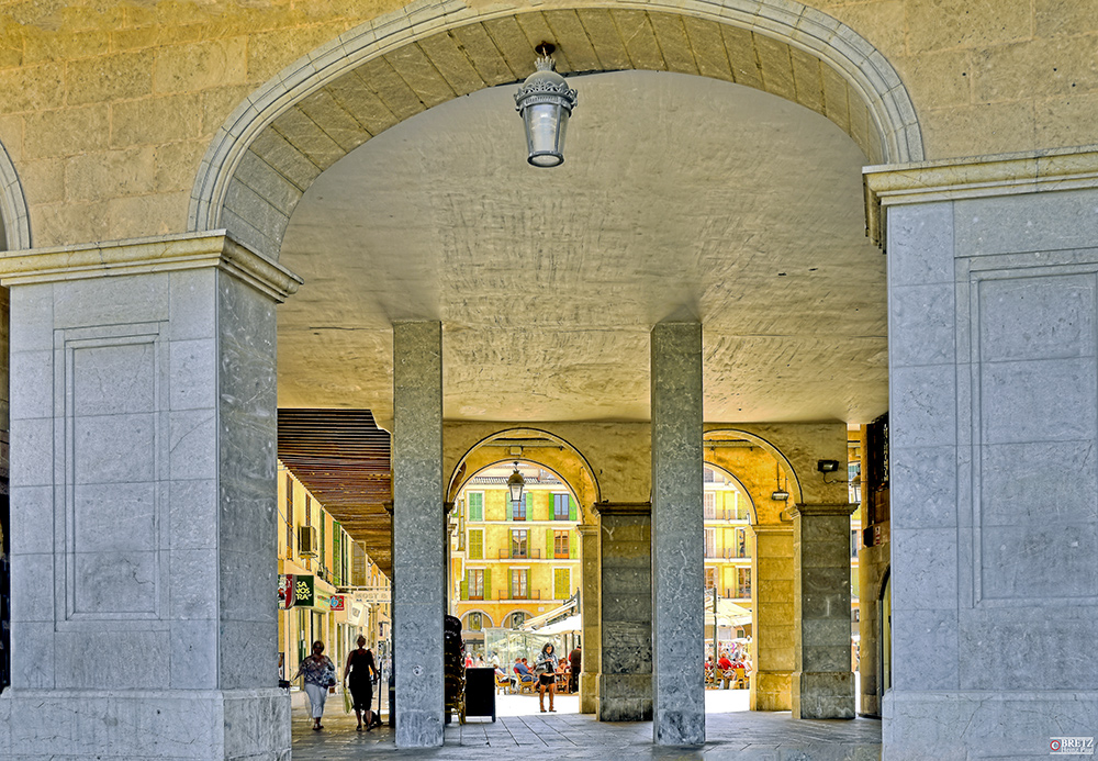 En el camino a Plaça Major