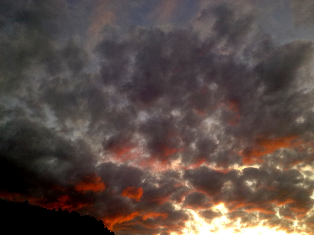 EN EL ROJO DEL CIELO