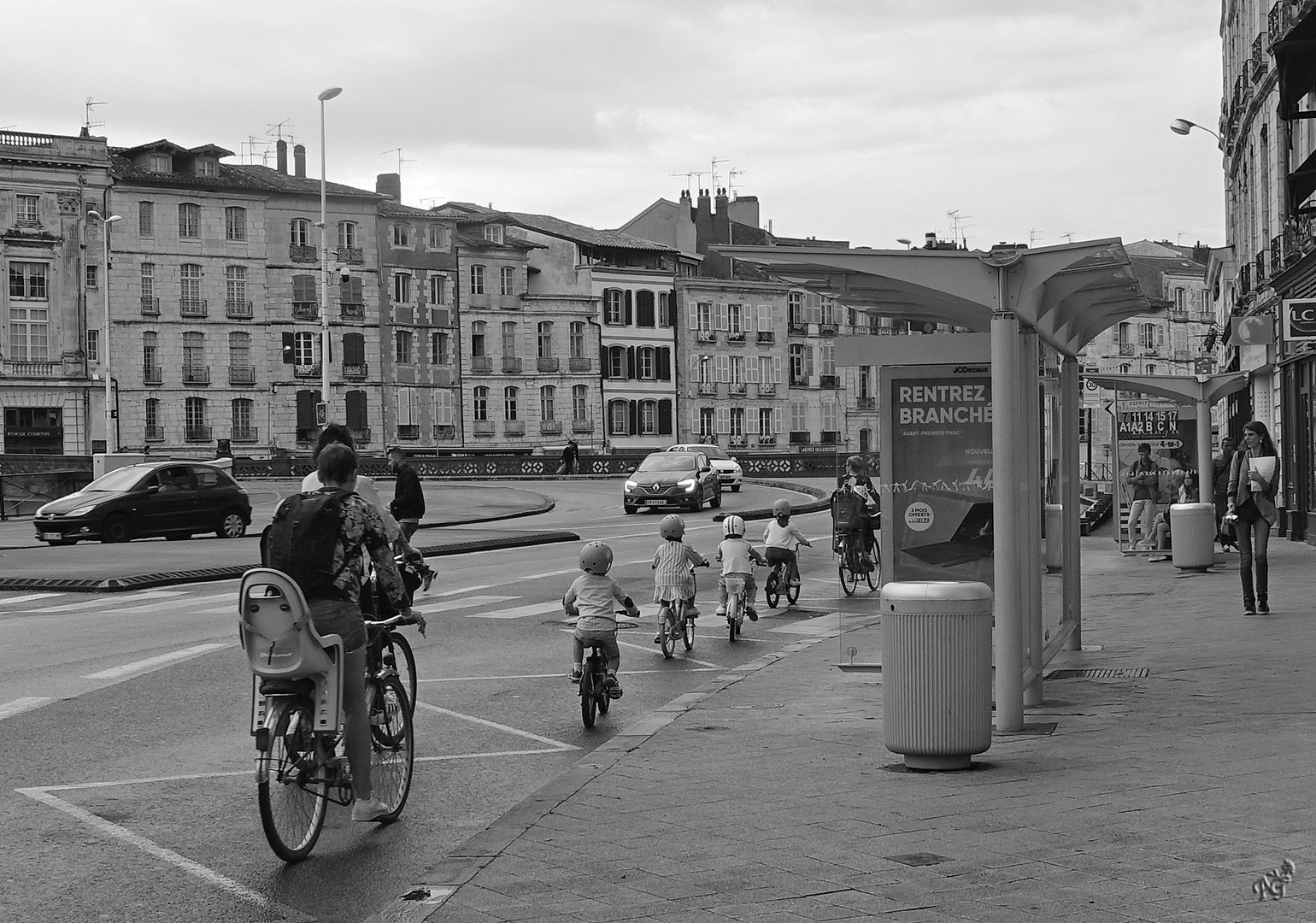 En famille .......... à bicyclette .........