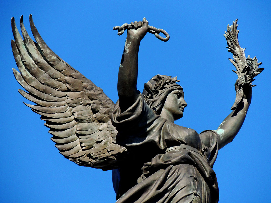 en haut de la colonne des Girondins