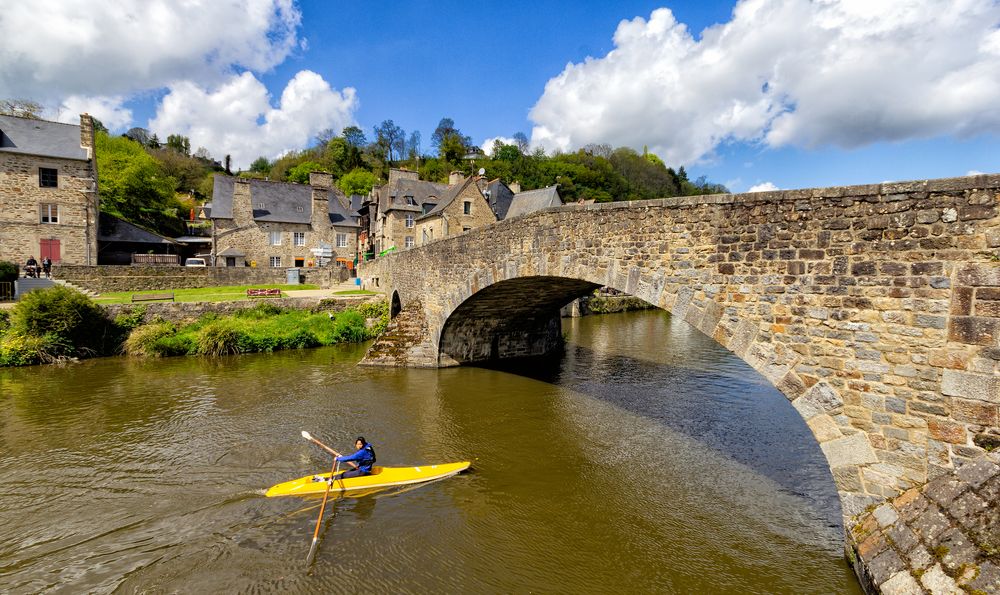 En passant sous le pont  de Dinan photo et image europe 