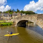 En passant sous le pont de Dinan 