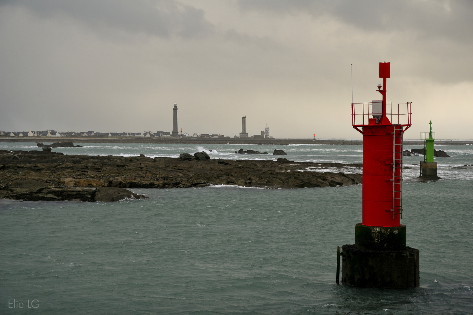 en rouge et vert    St Guénolé Penmarc'h