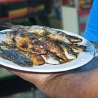 En San Juan, la sardina moja el pan