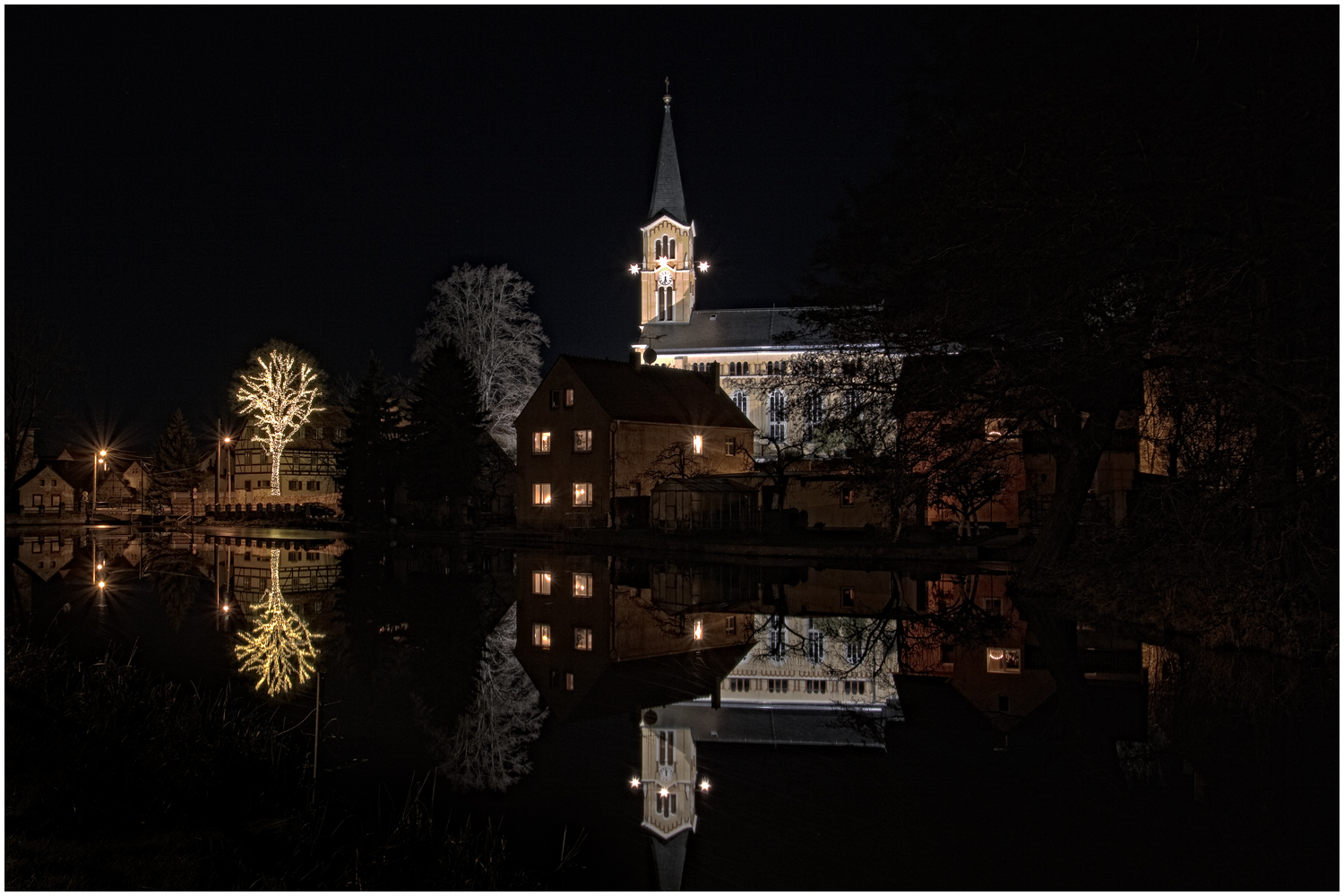 Ende der Weihnachtszeit 2009 - Bärnsdorfer Kirche am Teich