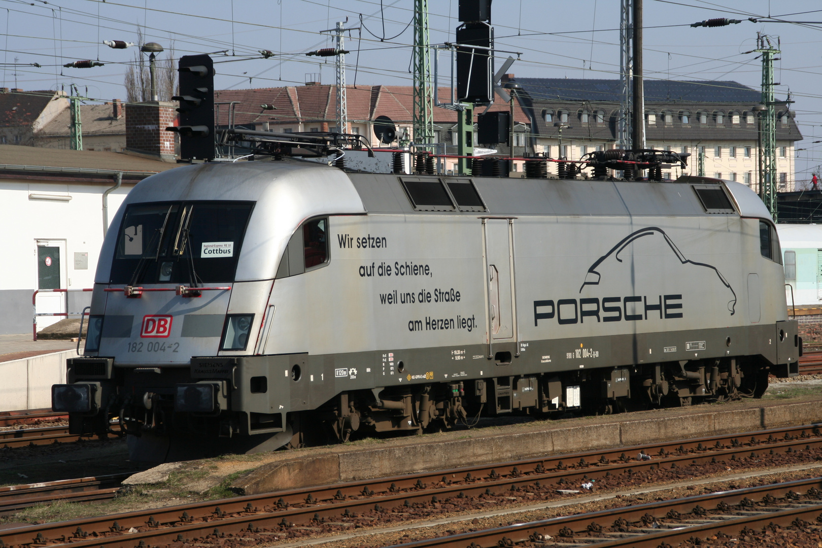 Endlich bekomme ich meinen langerwarteten Porsche per Bahn