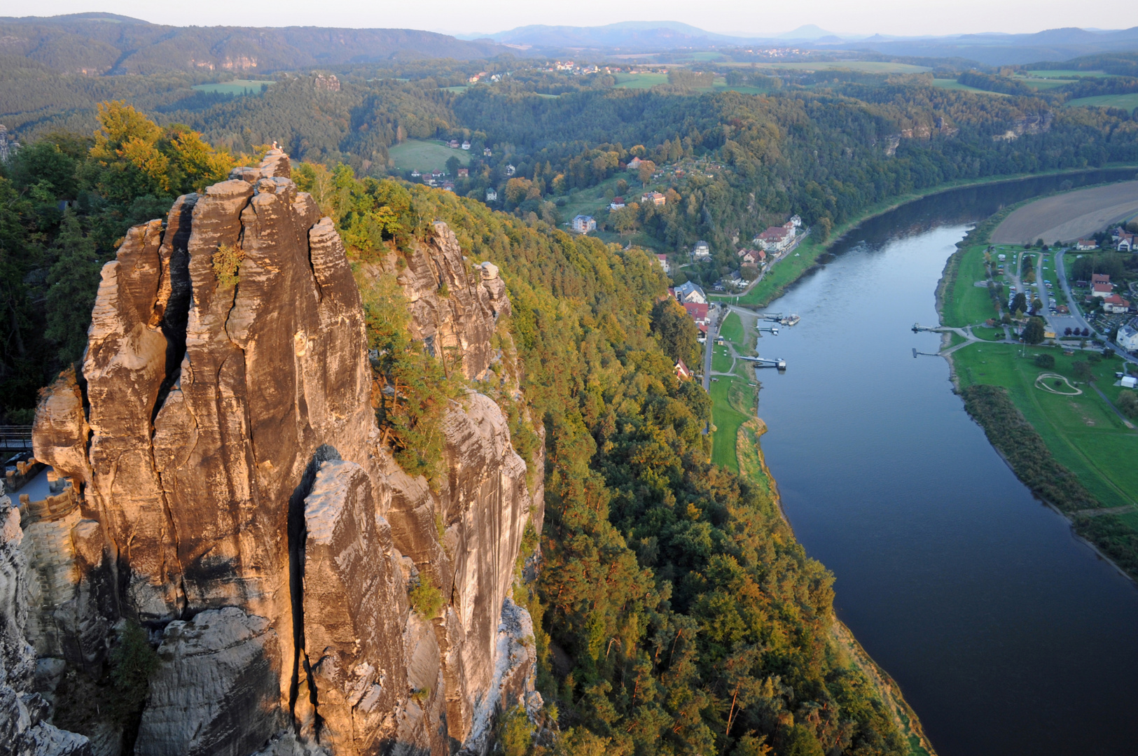 Endlich ganz oben - Kletterer auf der Bastei