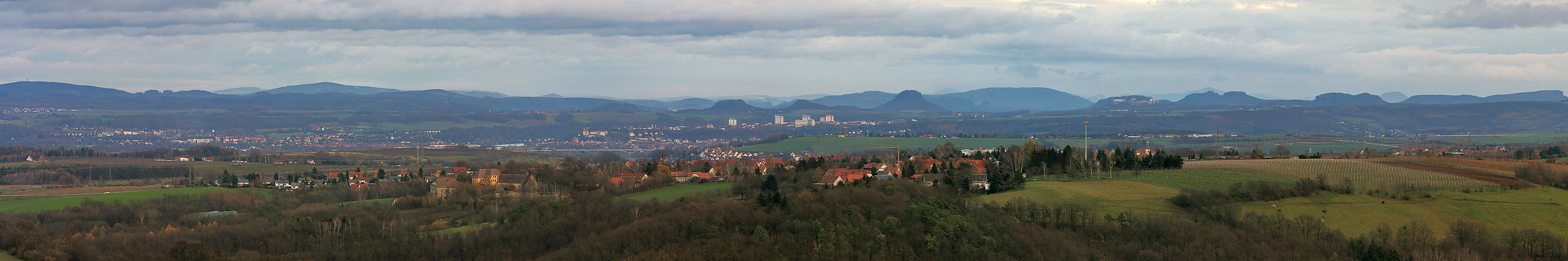 Endlich in unserer Umgebung einen fast unverstellten Blick auf die Sächsische Schweiz gefunden...