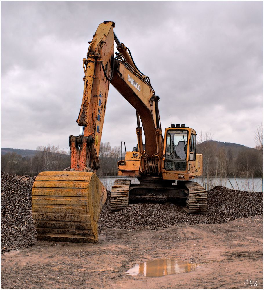 Endlich mal wieder ein Bagger (III) Foto & Bild bearbeitungs