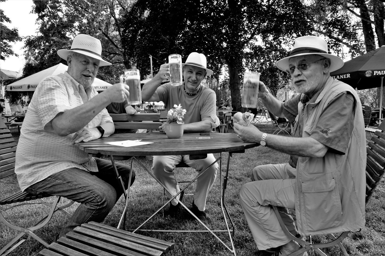 Endlich wieder Biergarten! Prost!