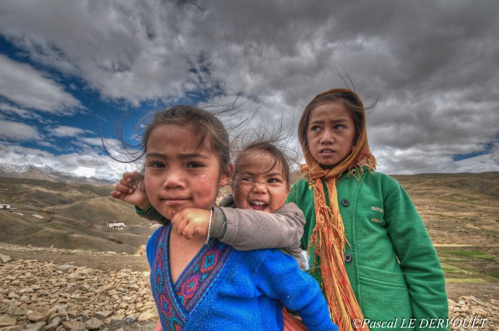enfants , village de Komik , 4887m , Himachal Pradesh,Inde du Nord.