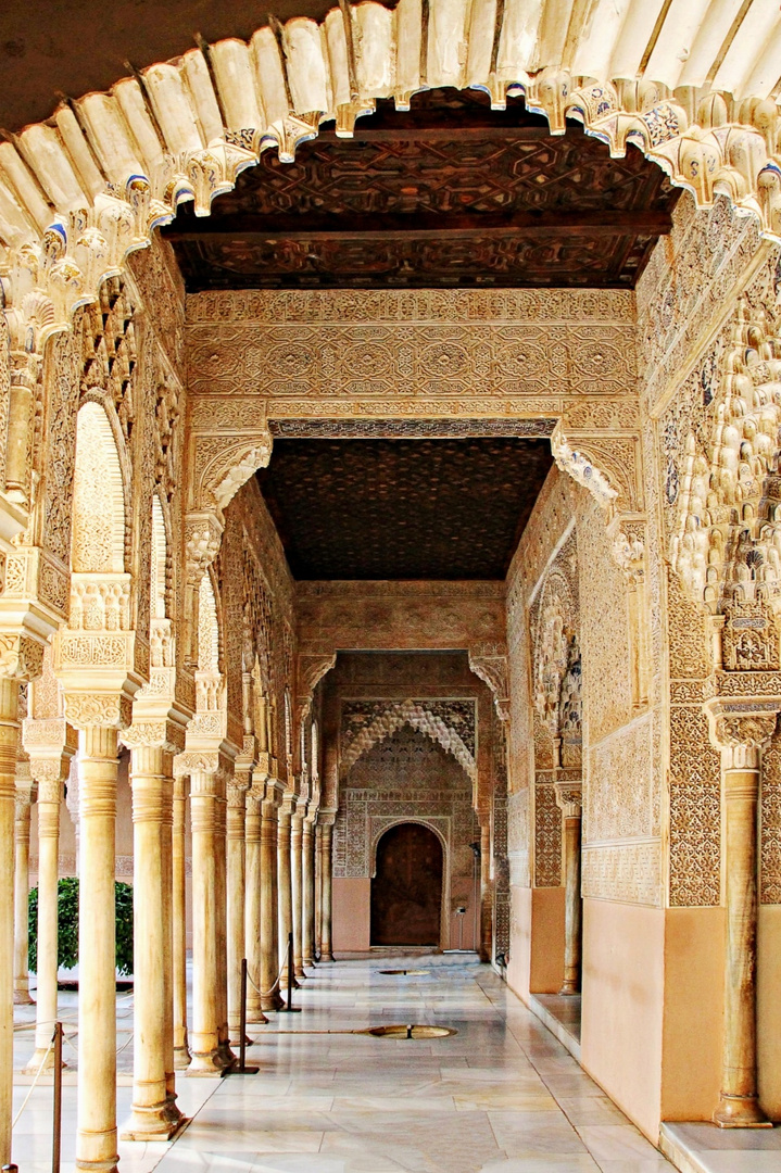 enfilade dans la cour des Lions