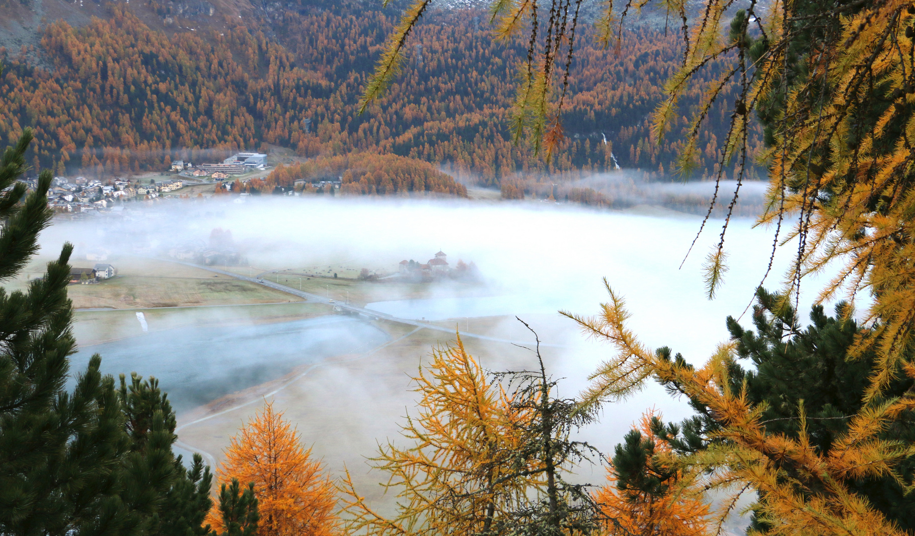 Engadin: der Nebel lichtet sich langsam...