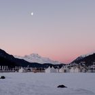 Engadin = und sein blauer Himmel / y su cielo azul / et son ciel bleu...05