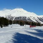 Engadin = und sein blauer Himmel / Y su cielo azul / Et son ciel bleu...10