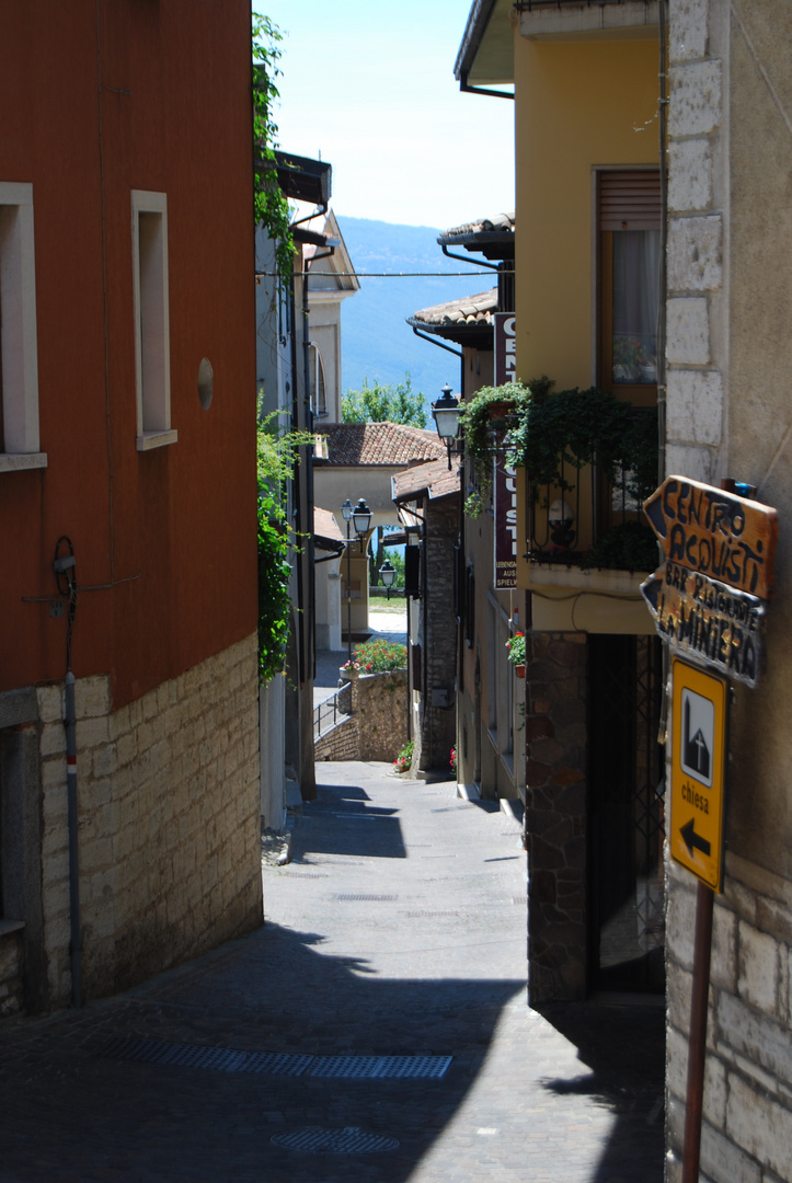 enge Gassen am Westufer des Lago di Garda