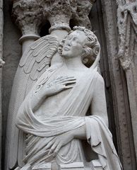 Engel an der Fassade der gotischen Kathedrale von Exeter