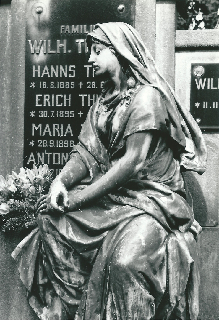 Engel auf dem Melaten-Friedhof, Köln