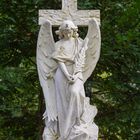 Engel mit Kreuz und Palmzweig auf dem Frankfurter Hauptfriedhof