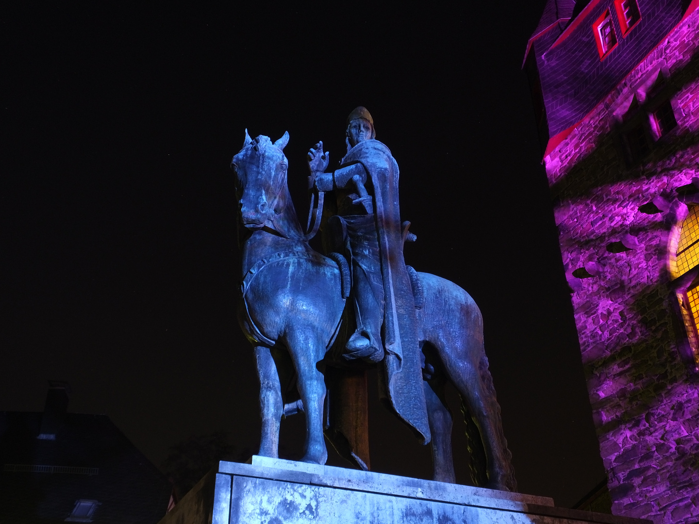 Engelbert II. von Berg (Statue vor Schloss Burg)