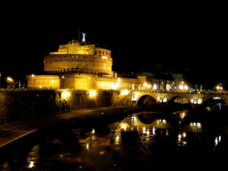 Engelsburg bei Nacht Rom 2007