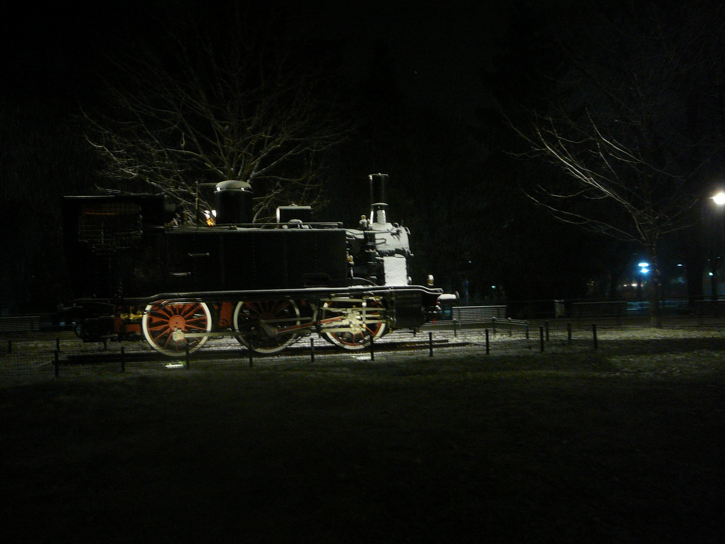 engine in the night of snow