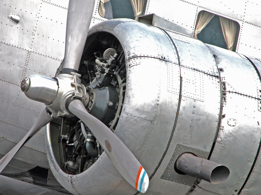 Engine of DC-2