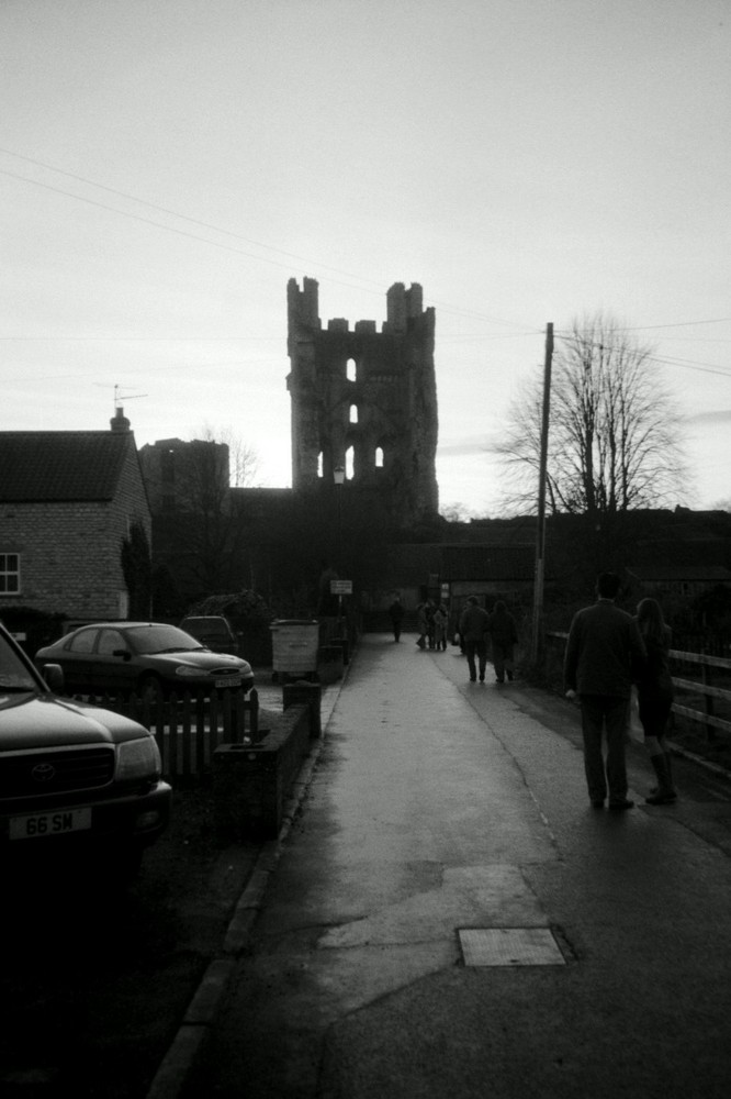 England - der Südturm der Helmsley Castle Ruine