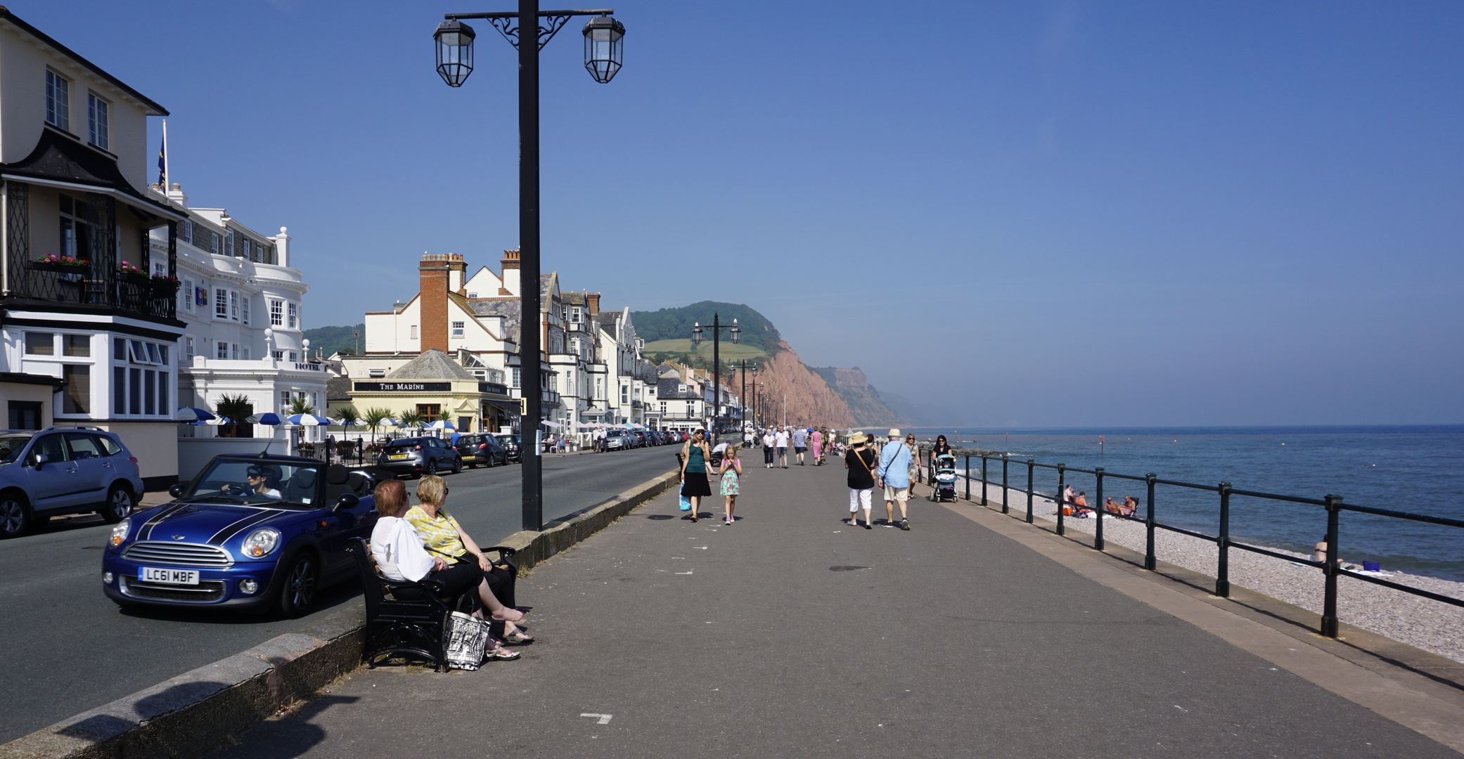 Englands Klippen können auch "Rot" / Sidmouth