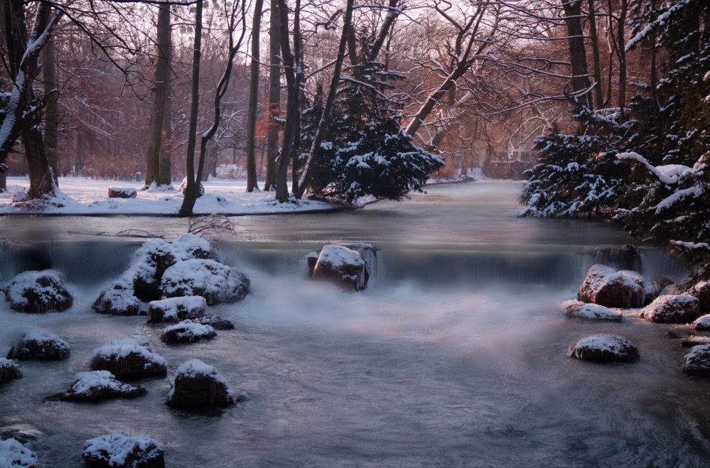 Englischer Garten Eisbach im Winter Foto & Bild