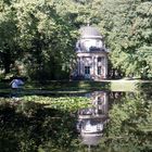 Englischer Teich mit Pavillon im Pillnitzer Schlosspark