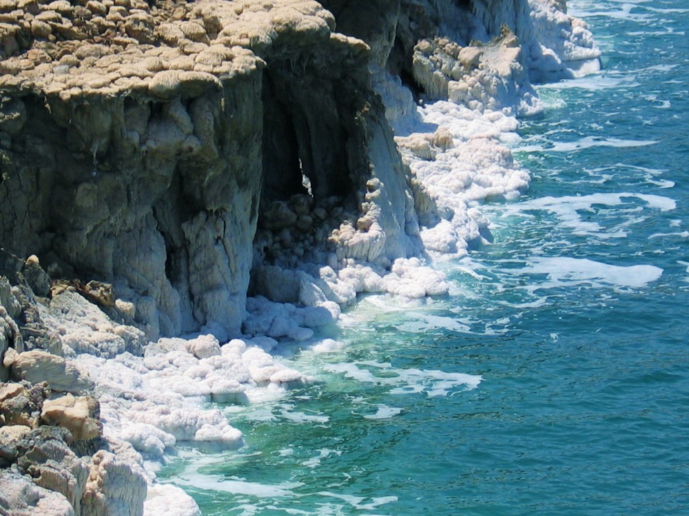 énormes blocs de sel de la Mer Morte