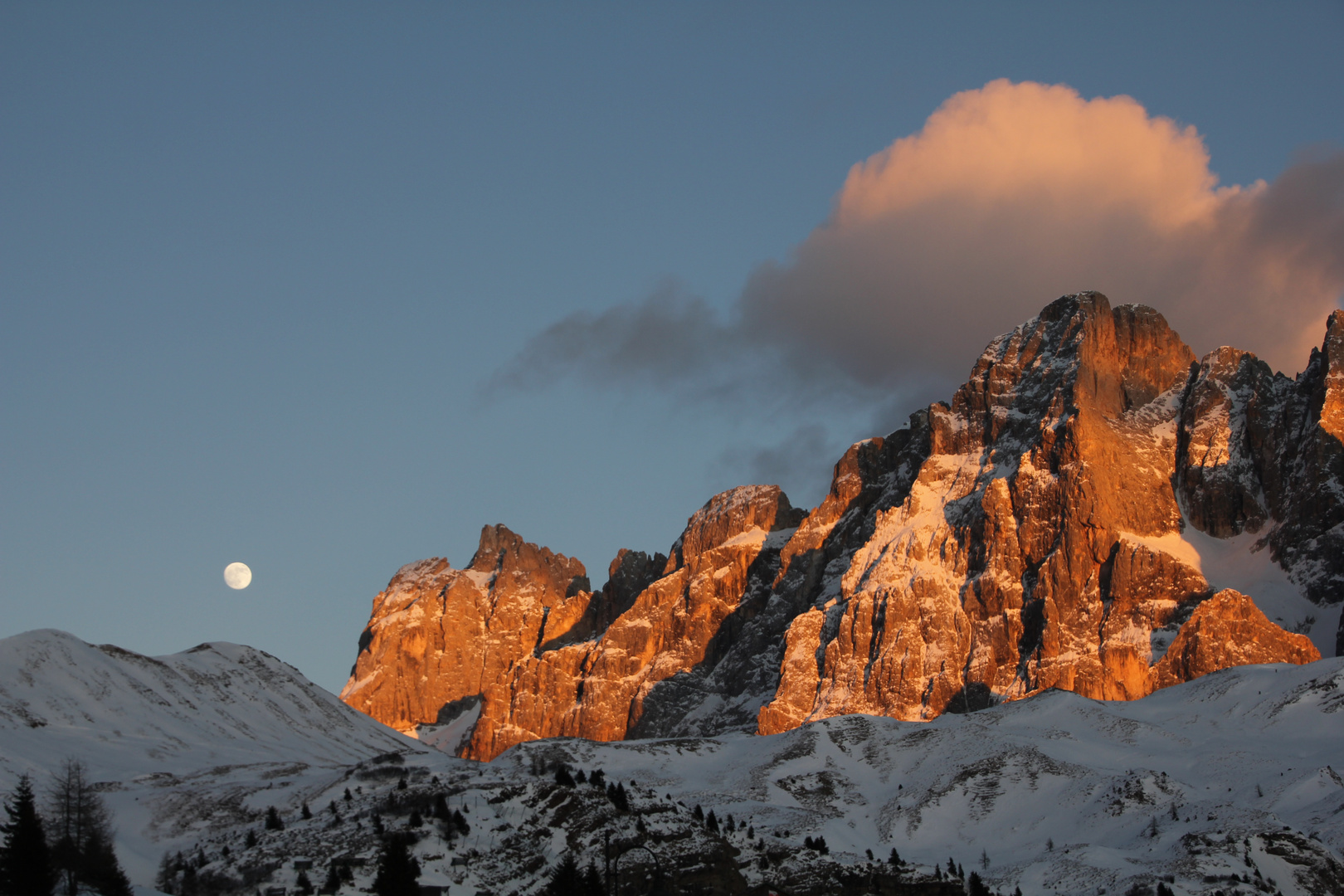 Enrosadira alle pale di San Martino