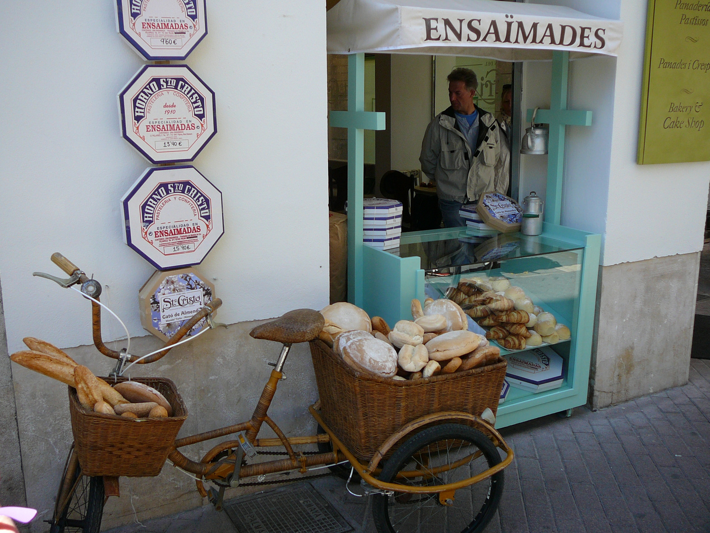 Ensaimades,die Spezialität der Balearen